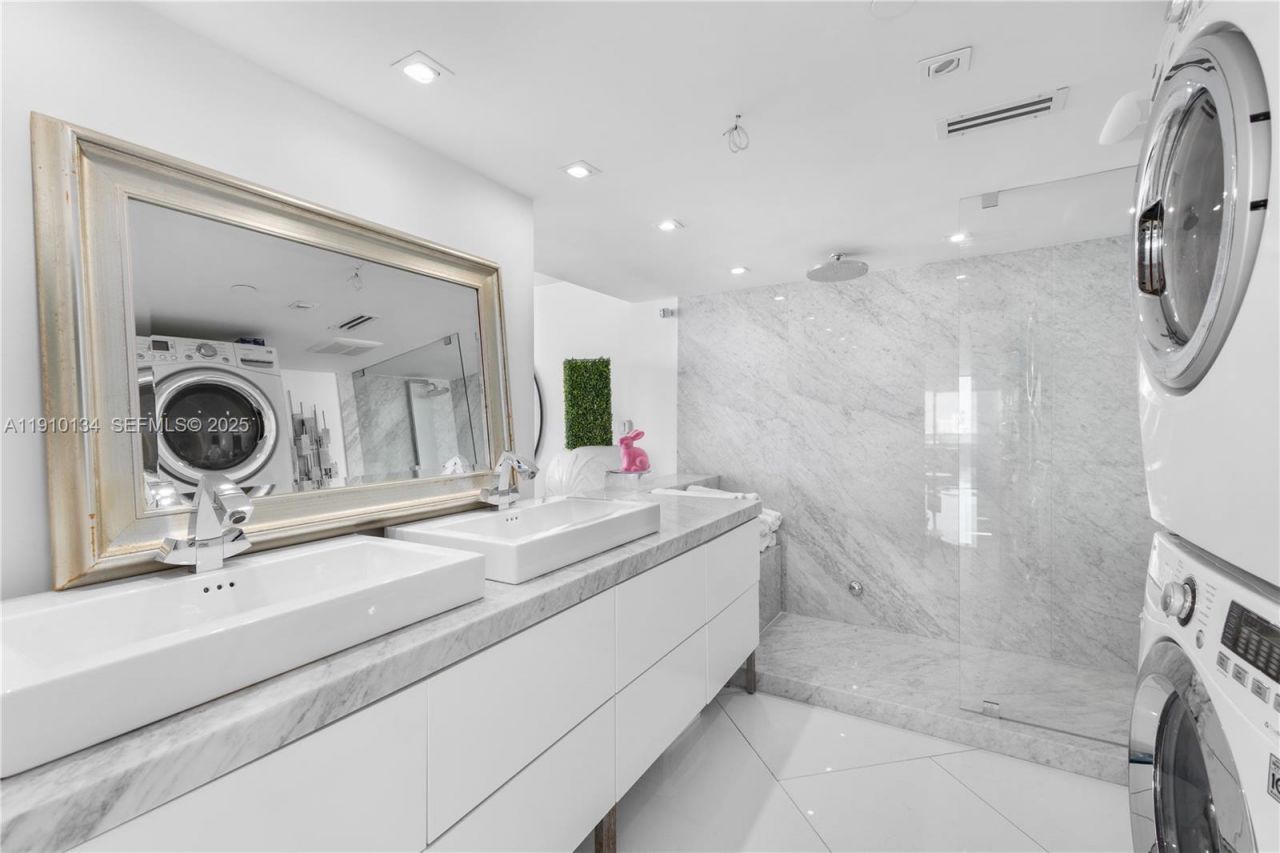 400 S Pointe Dr, Unit 2310, Miami Beach, FL 33139 Photo