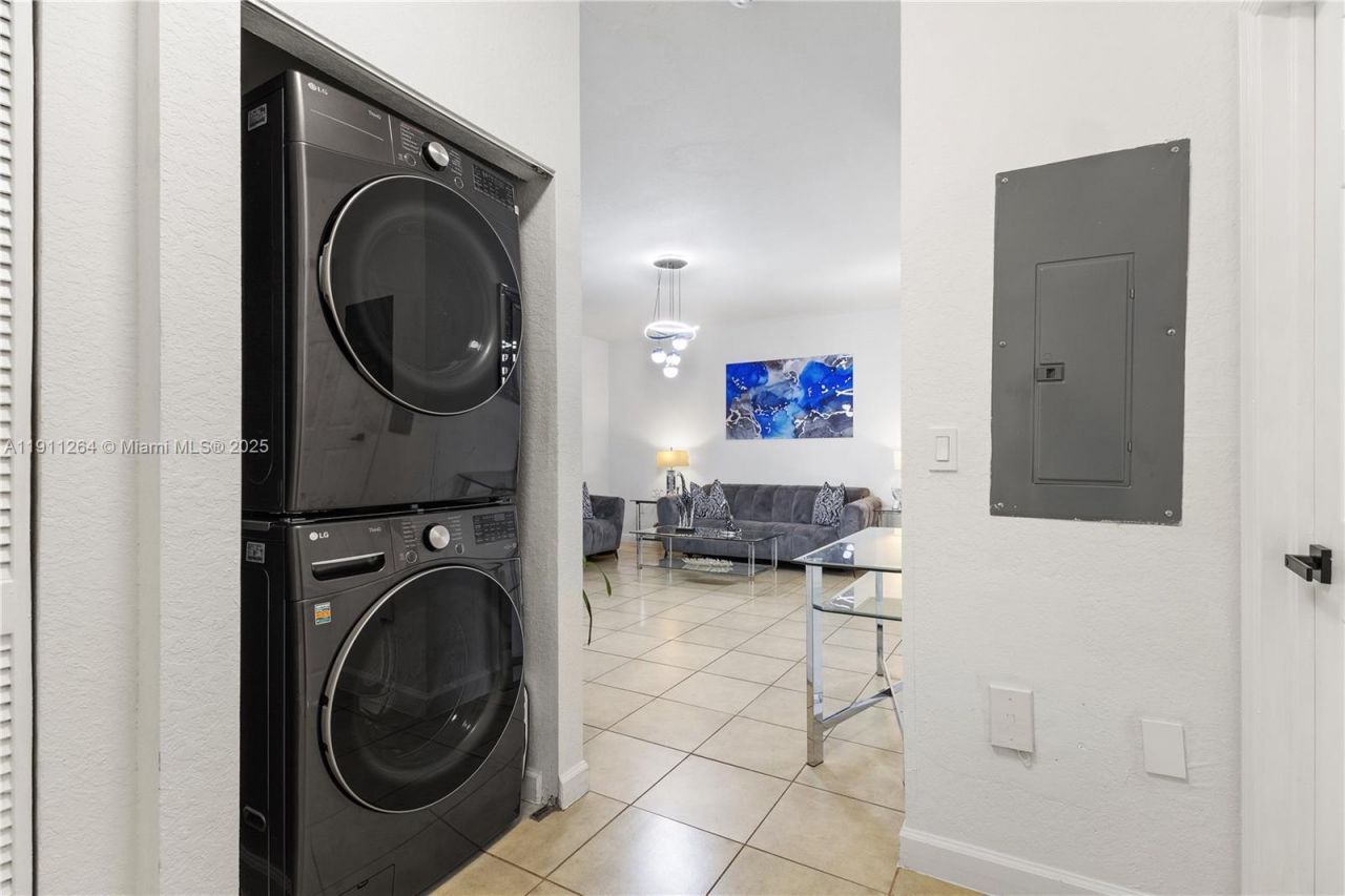 2741 NE 4th St, Unit 103, Homestead, FL 33033 Photo