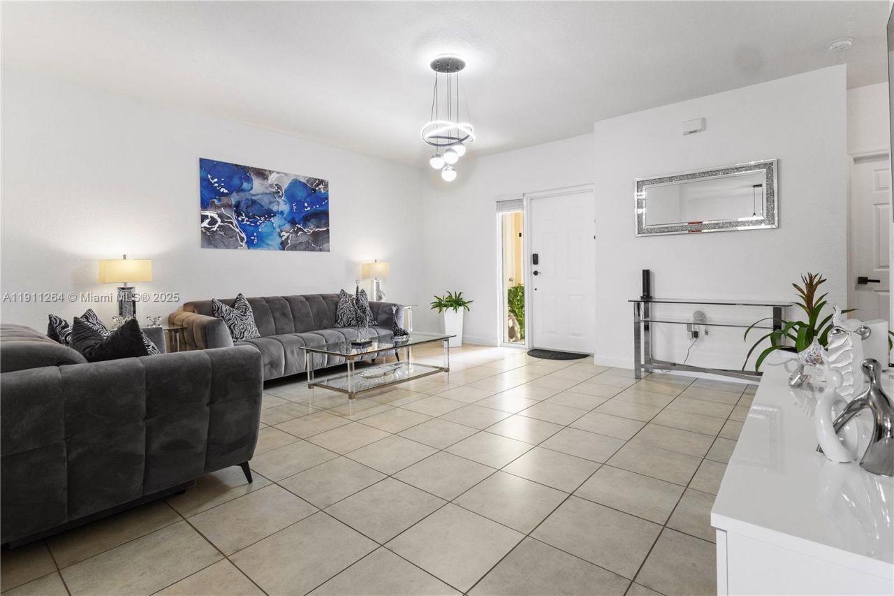 2741 NE 4th St, Unit 103, Homestead, FL 33033 Photo