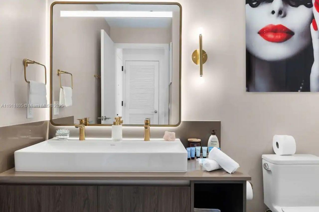 601 NE 1 Ave, Unit PH-4912, Miami, FL 33132 Photo