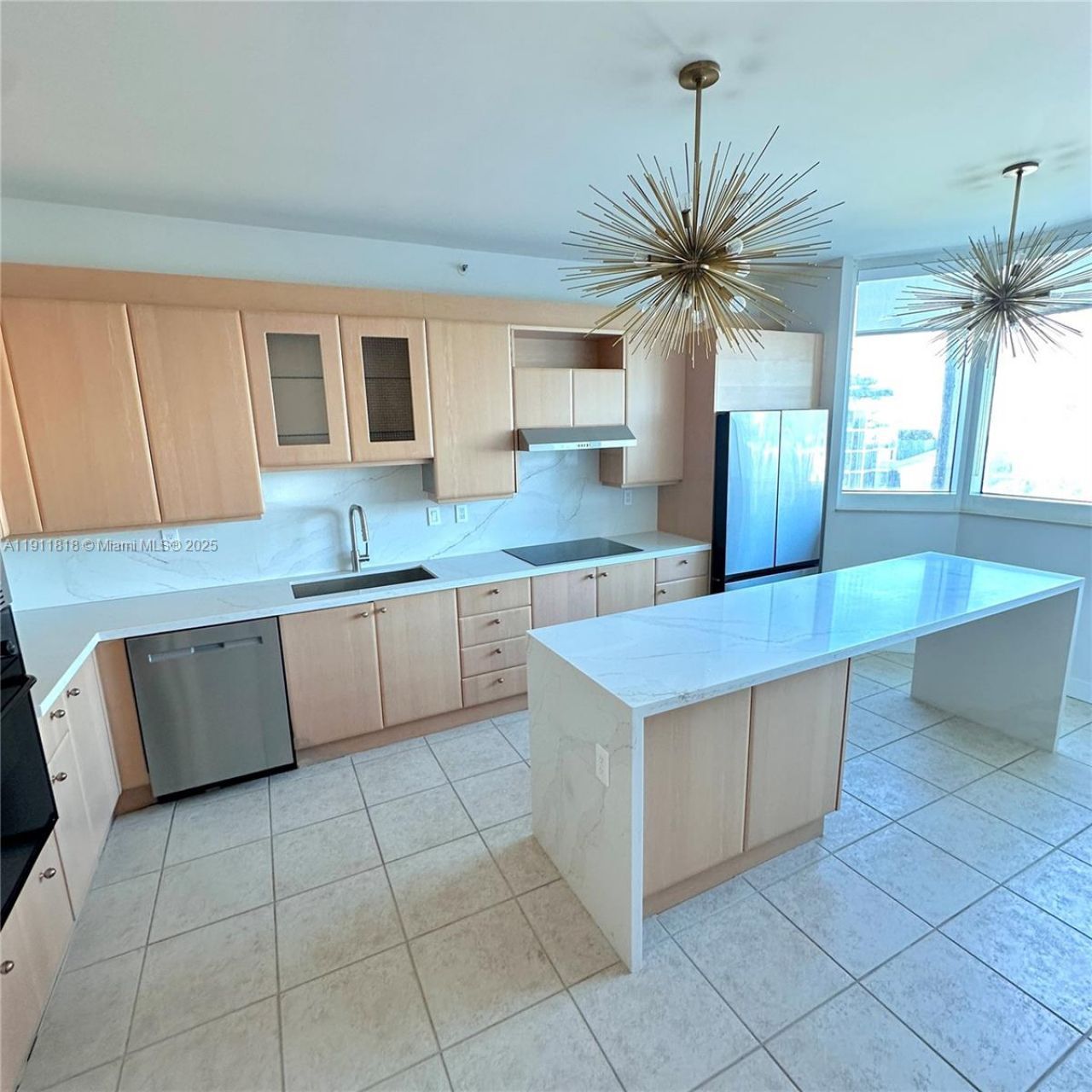 300 S Pointe Dr, Unit 704, Miami Beach, FL 33139 Photo