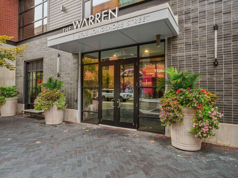 6745 Longshore Street, Unit 404, Dublin, OH 43017 Photo 3