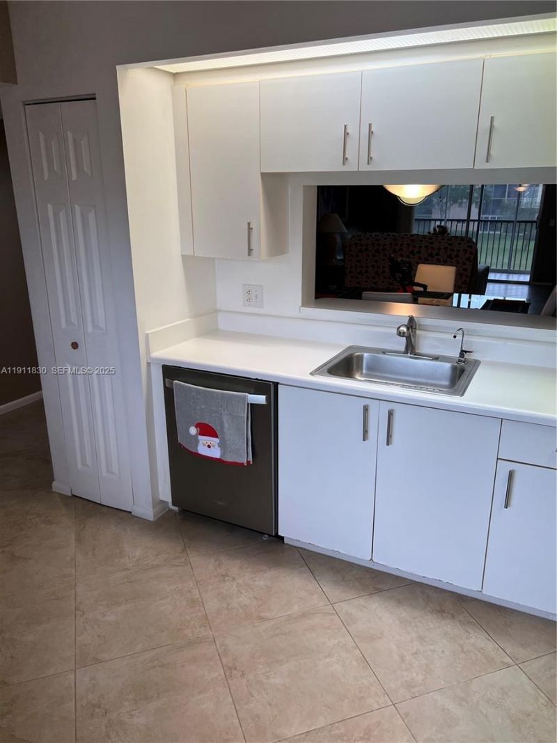 12550 SW 15th St, Unit 307E, Pembroke Pines, FL 33027 Photo