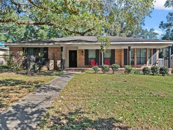2705 Woodcliff Drive E, Mobile, AL 36693