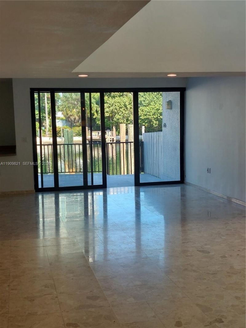 255 Poinciana Dr, Unit 605, Sunny Isles Beach, FL 33160 Photo