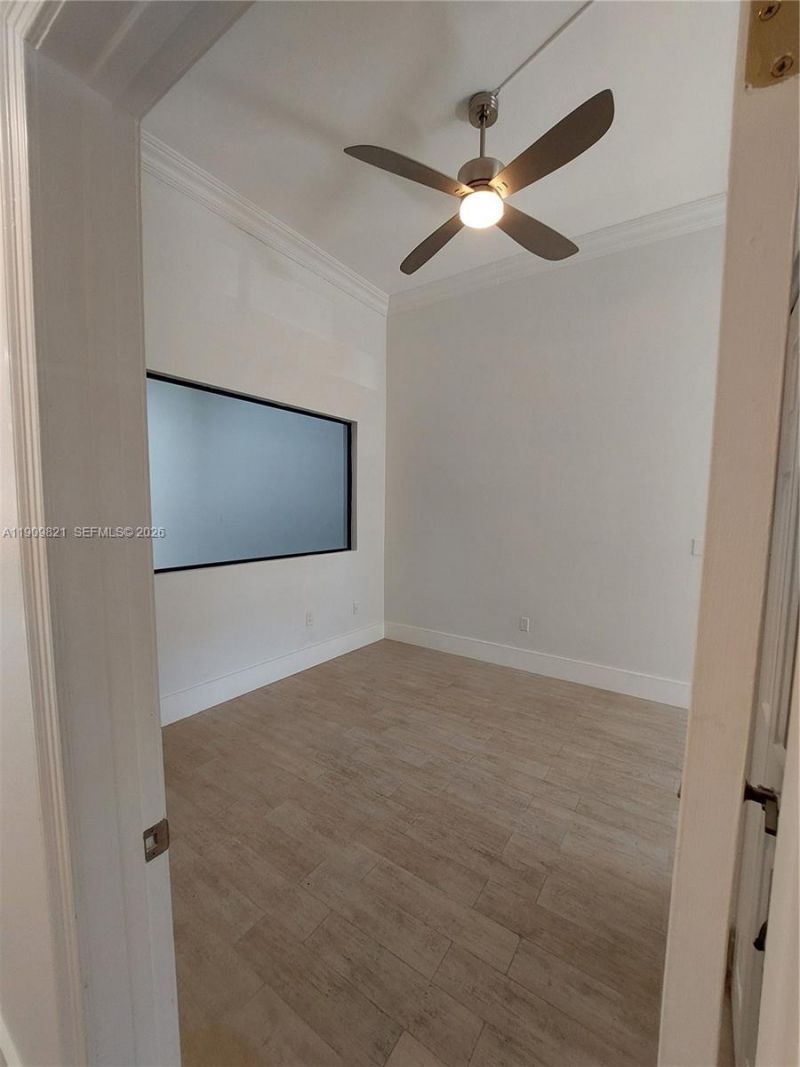 255 Poinciana Dr, Unit 605, Sunny Isles Beach, FL 33160 Photo