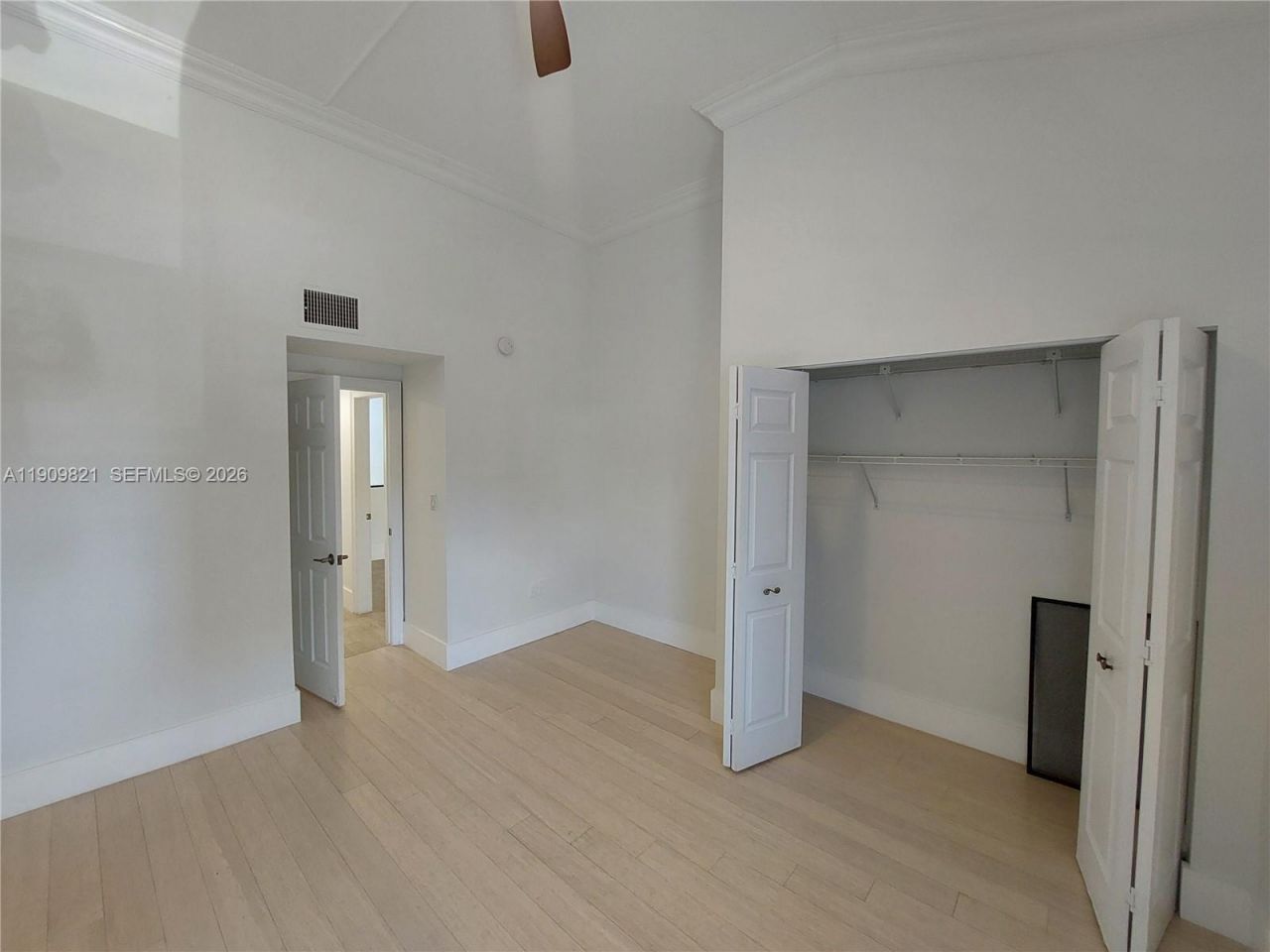 255 Poinciana Dr, Unit 605, Sunny Isles Beach, FL 33160 Photo