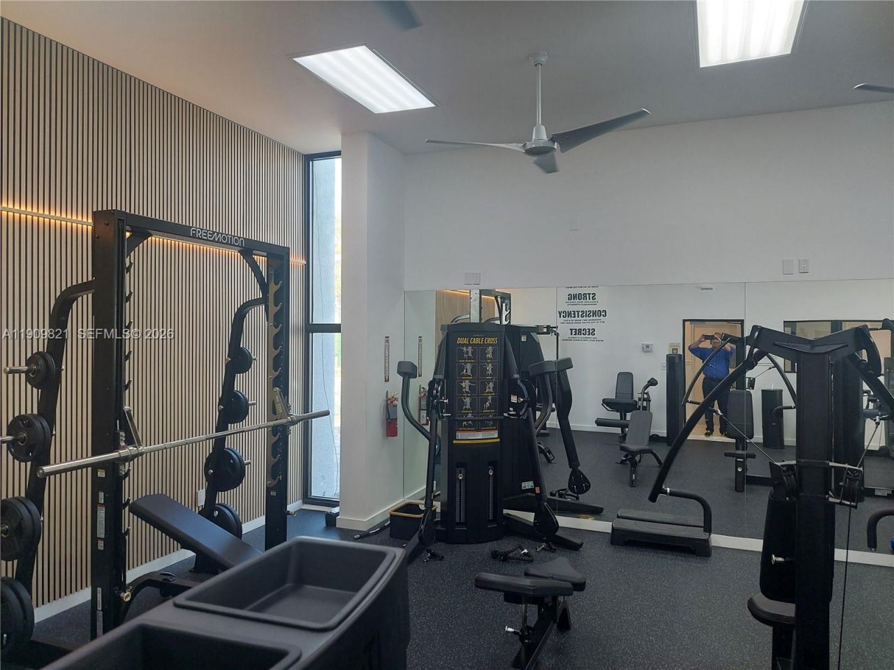 255 Poinciana Dr, Unit 605, Sunny Isles Beach, FL 33160 Photo