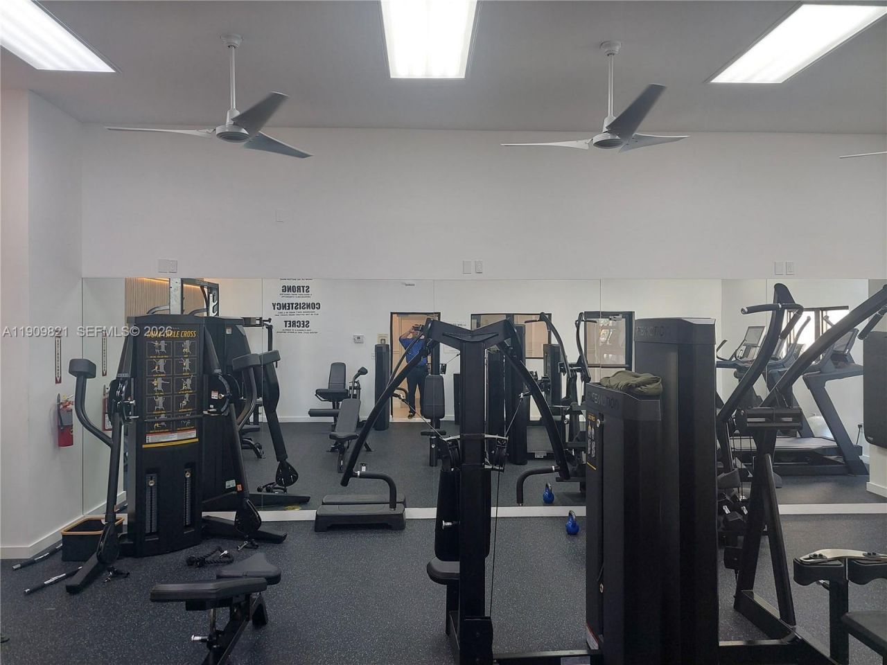 255 Poinciana Dr, Unit 605, Sunny Isles Beach, FL 33160 Photo