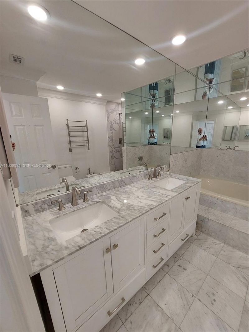 255 Poinciana Dr, Unit 605, Sunny Isles Beach, FL 33160 Photo