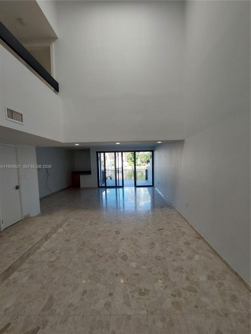 255 Poinciana Dr, Unit 605, Sunny Isles Beach, FL 33160 Photo