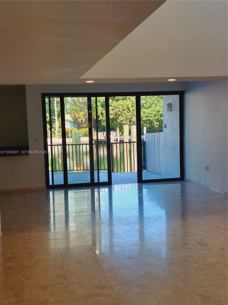 255 Poinciana Dr, Unit 605, Sunny Isles Beach, FL 33160 Photo