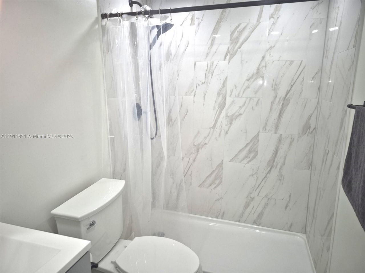 1731 SE 15th St, Unit 205, Fort Lauderdale, FL 33316 Photo