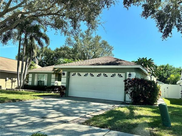 8313 WRENS WAY, LARGO, FL 33773