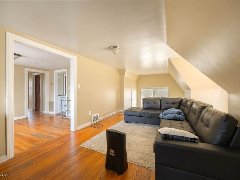 21051 S Lake Shore Boulevard, Euclid, OH 44123 Photo 15