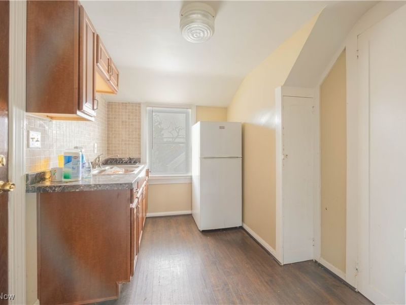 21051 S Lake Shore Boulevard, Euclid, OH 44123 Photo 17