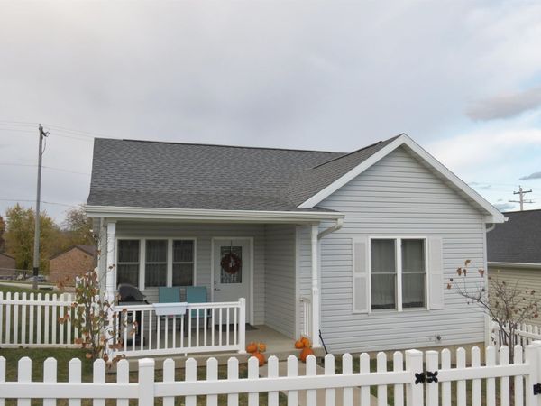 1005 German Street, Maquoketa, IA 52060