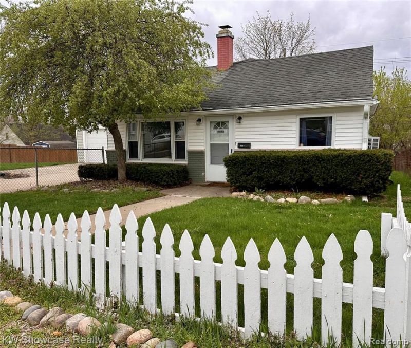 1125 E Commerce Street, Milford Vlg, MI 48381 Main Photo