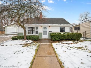 1125 E Commerce Street, Milford Vlg, MI 48381