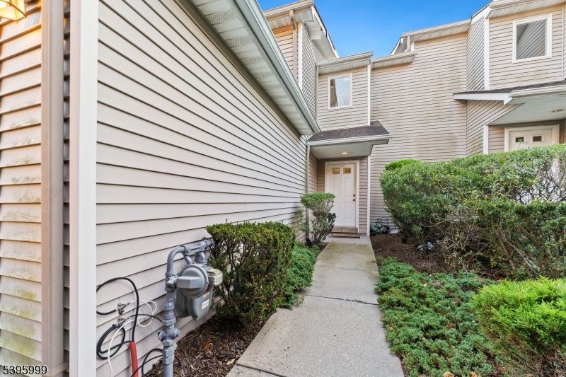 410 Heights Dr, Haledon, NJ 07508 Main Photo