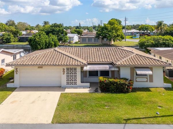 6102 NW 68th Ter, Tamarac, FL 33321