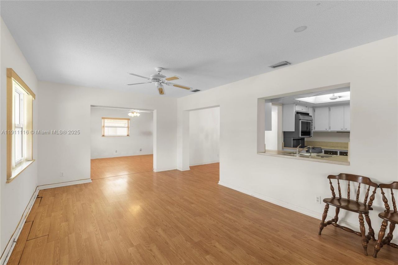 6102 NW 68th Ter, Tamarac, FL 33321 Photo