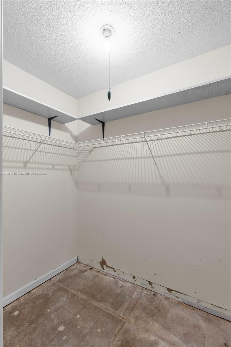 6102 NW 68th Ter, Tamarac, FL 33321 Photo