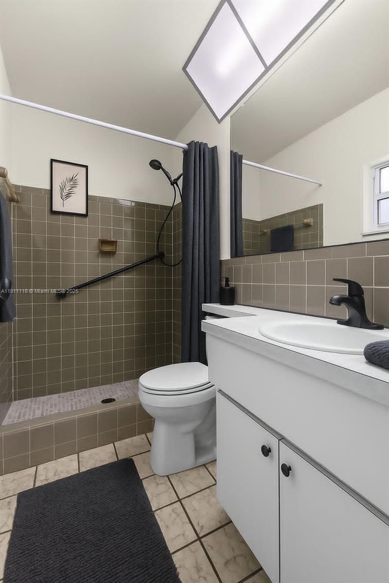 6102 NW 68th Ter, Tamarac, FL 33321 Photo