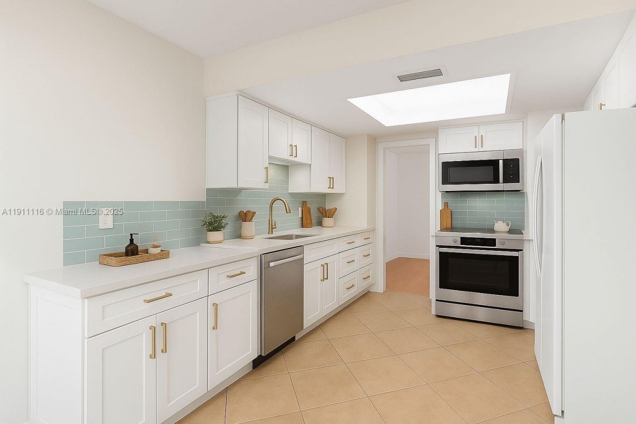 6102 NW 68th Ter, Tamarac, FL 33321 Photo