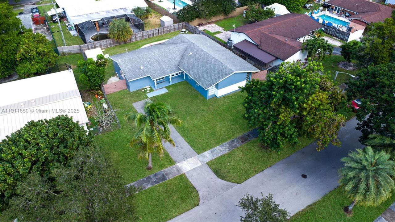 9905 SW 196th St, Cutler Bay, FL 33157 Photo