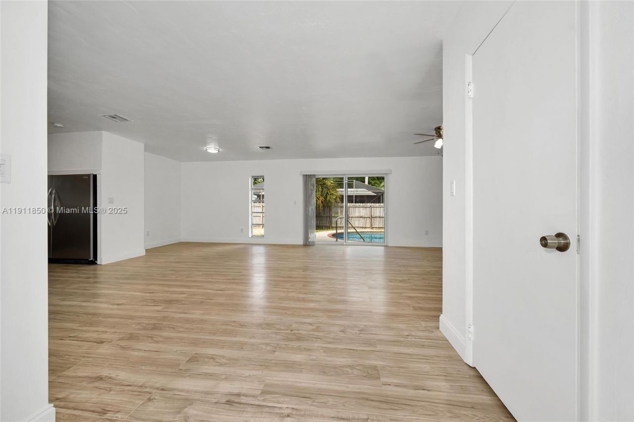 9905 SW 196th St, Cutler Bay, FL 33157 Photo