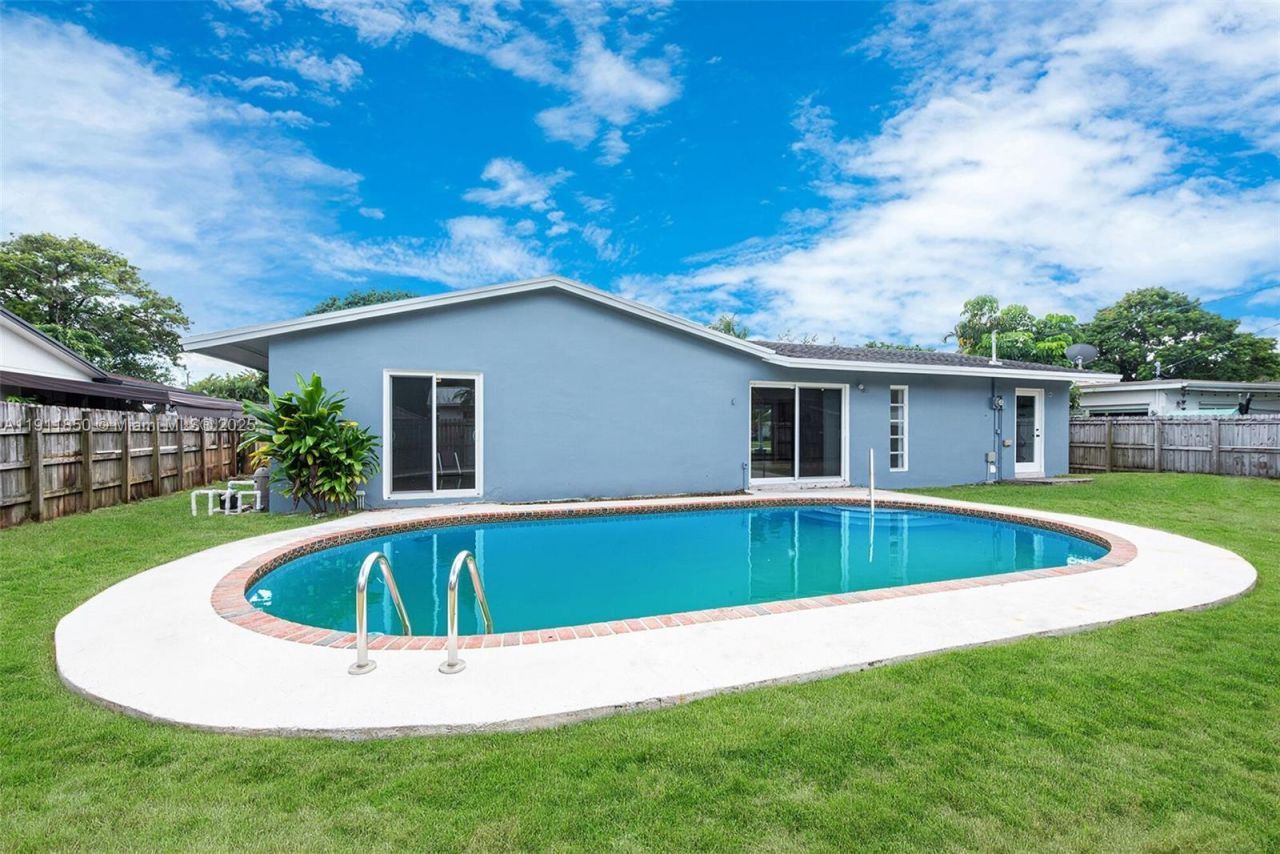 9905 SW 196th St, Cutler Bay, FL 33157 Photo