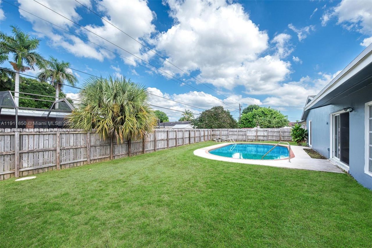 9905 SW 196th St, Cutler Bay, FL 33157 Photo