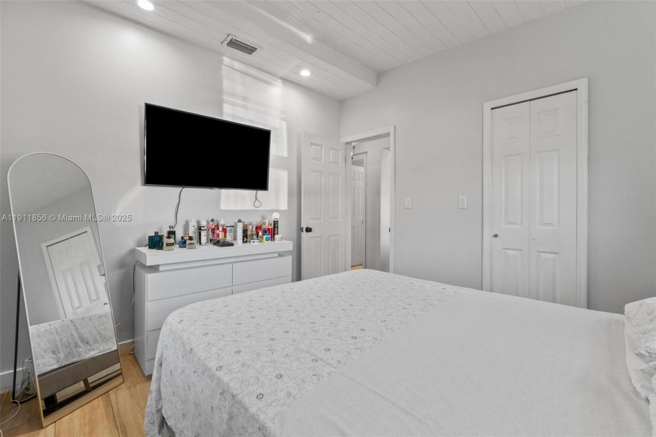 580 E 44th St, Hialeah, FL 33013 Photo