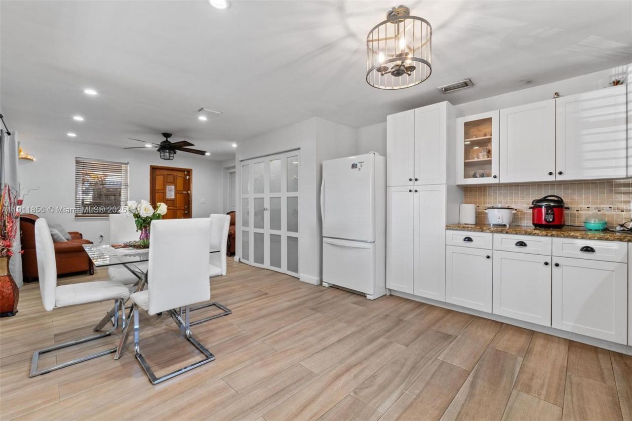 580 E 44th St, Hialeah, FL 33013 Photo