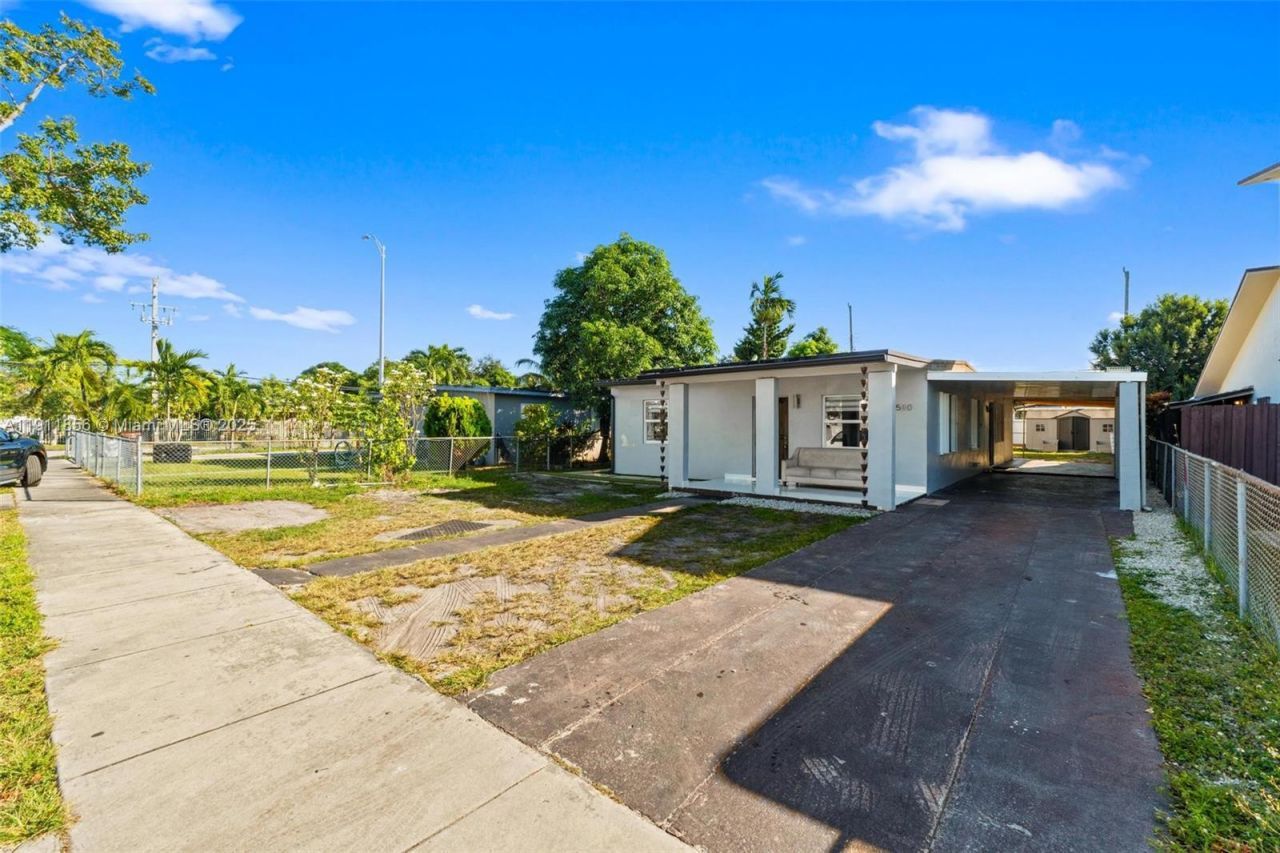580 E 44th St, Hialeah, FL 33013 Photo