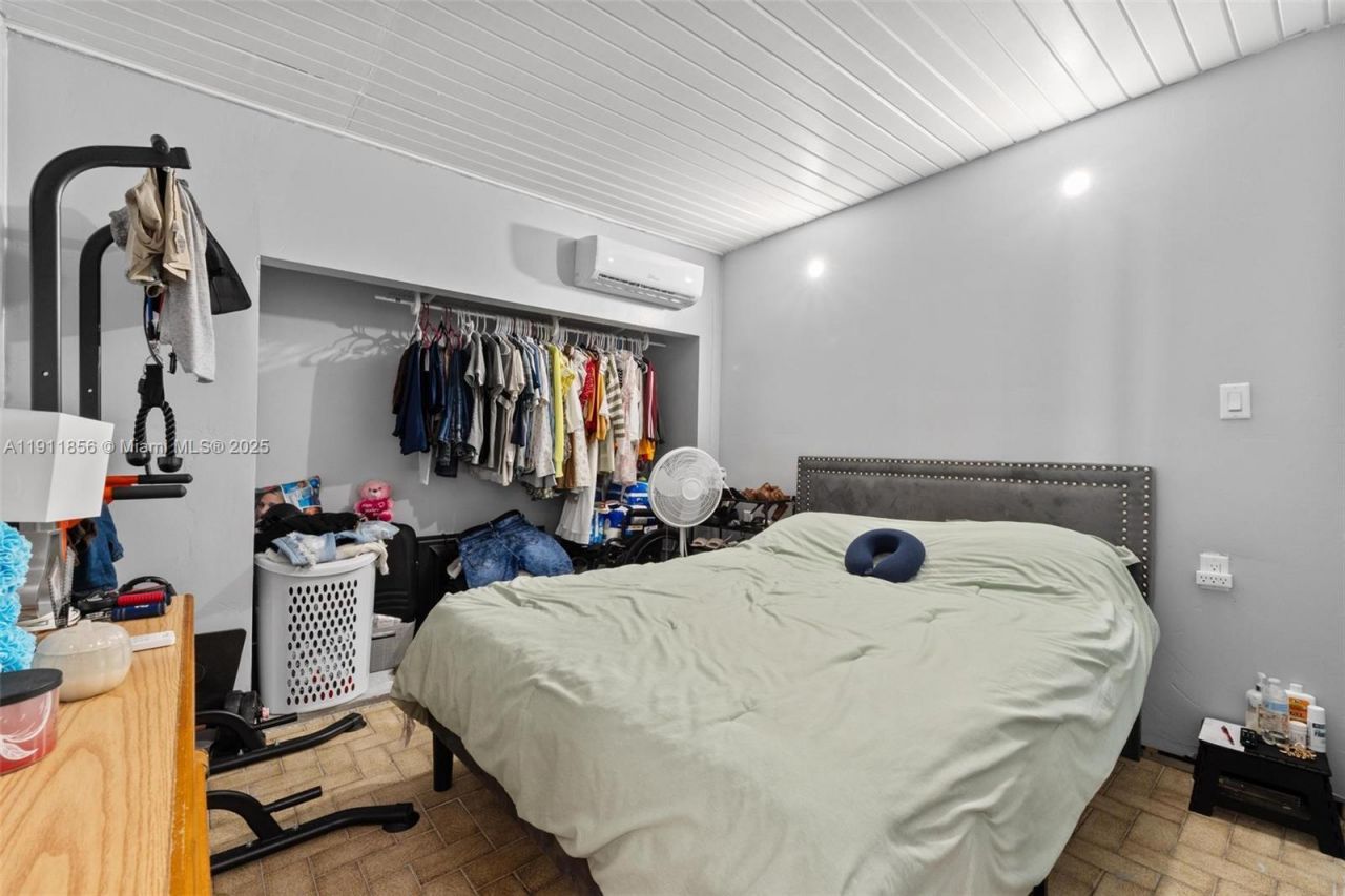 580 E 44th St, Hialeah, FL 33013 Photo