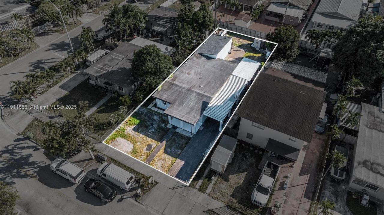 580 E 44th St, Hialeah, FL 33013 Photo