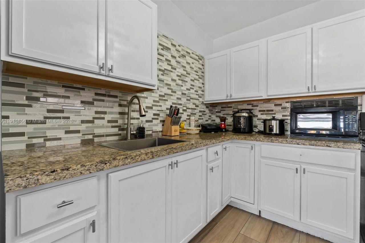 580 E 44th St, Hialeah, FL 33013 Photo