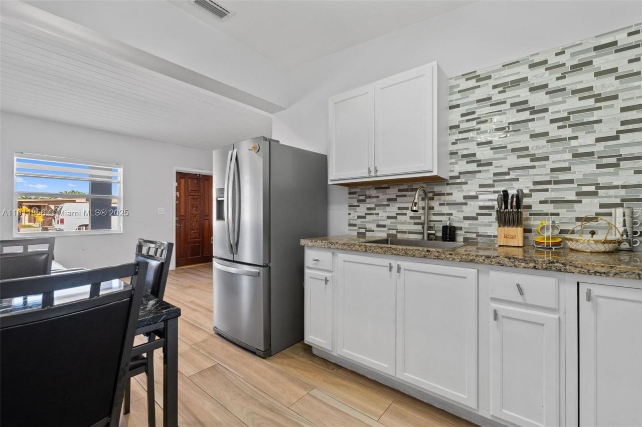 580 E 44th St, Hialeah, FL 33013 Photo