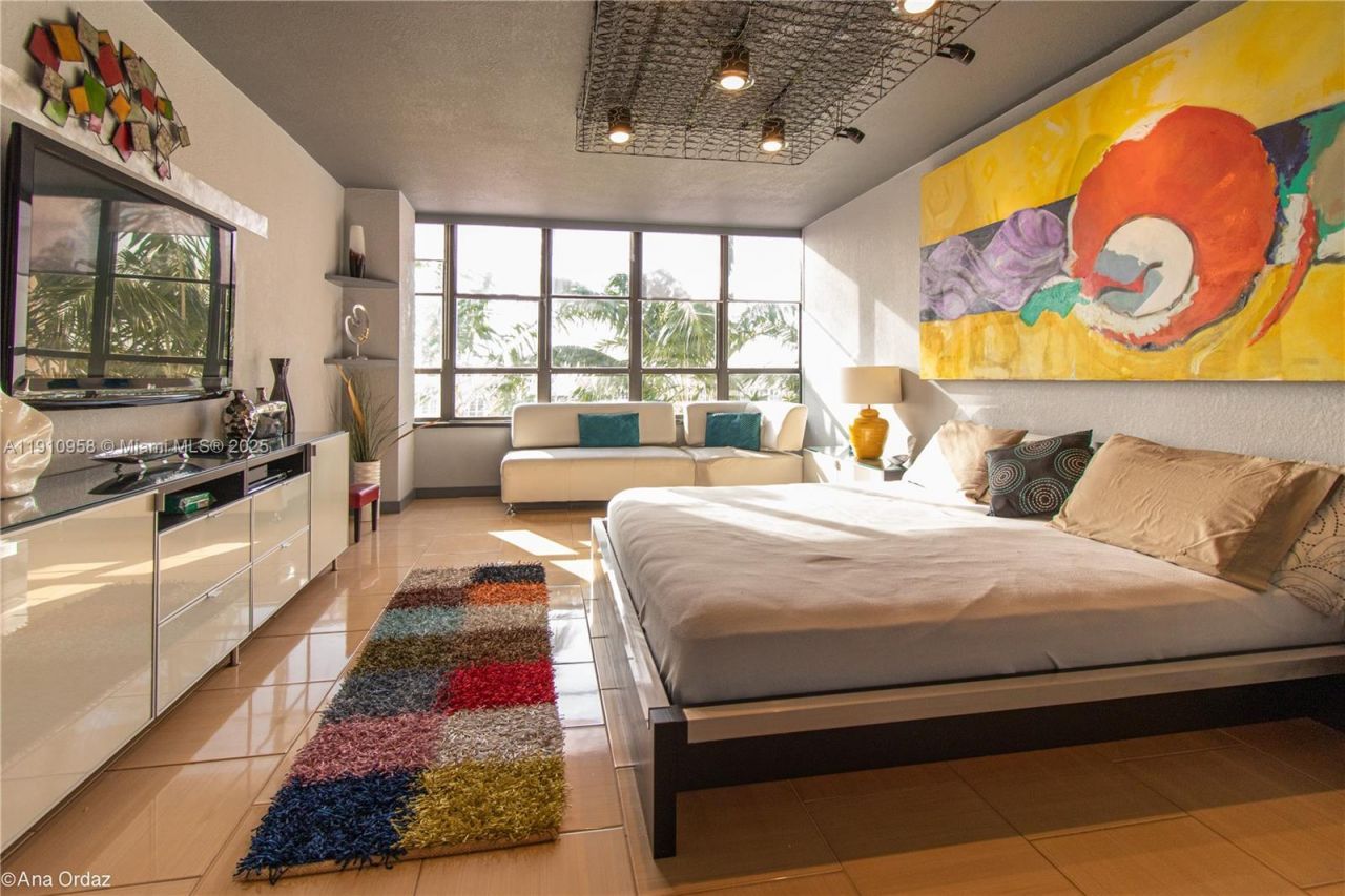 500 Three Islands Blvd, Unit 308, Hallandale Beach, FL 33009 Photo