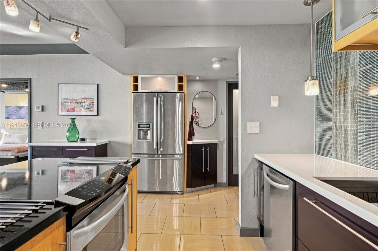 500 Three Islands Blvd, Unit 308, Hallandale Beach, FL 33009 Photo