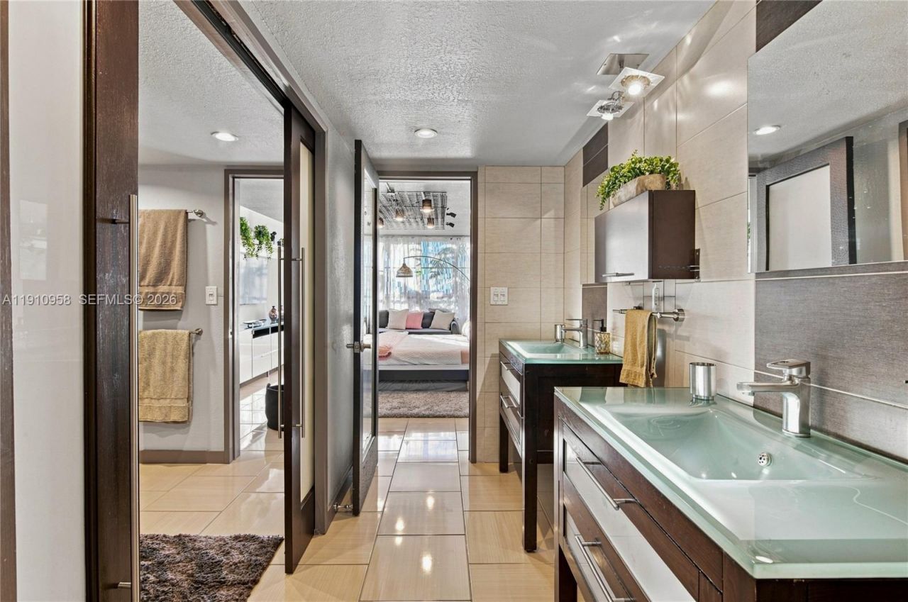 500 Three Islands Blvd, Unit 308, Hallandale Beach, FL 33009 Photo