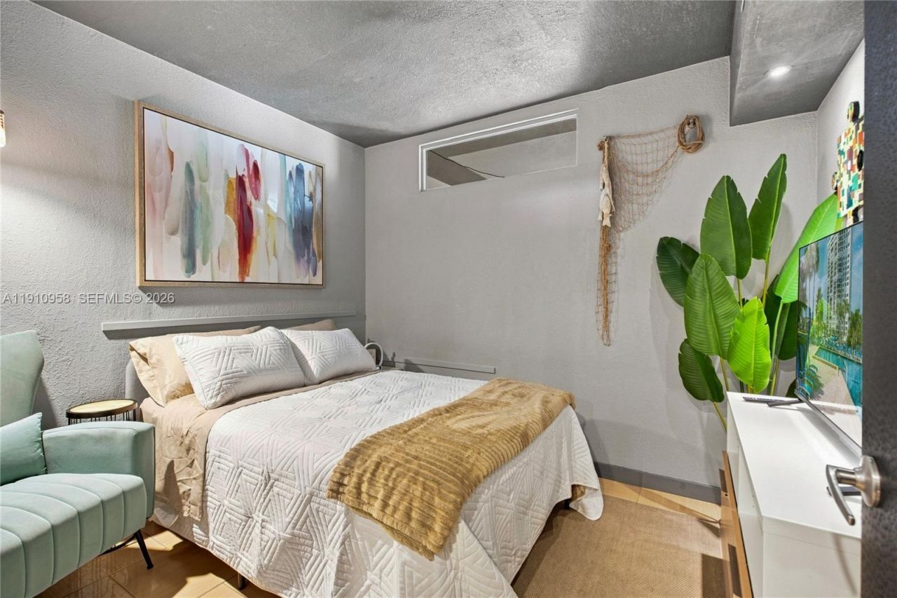 500 Three Islands Blvd, Unit 308, Hallandale Beach, FL 33009 Photo