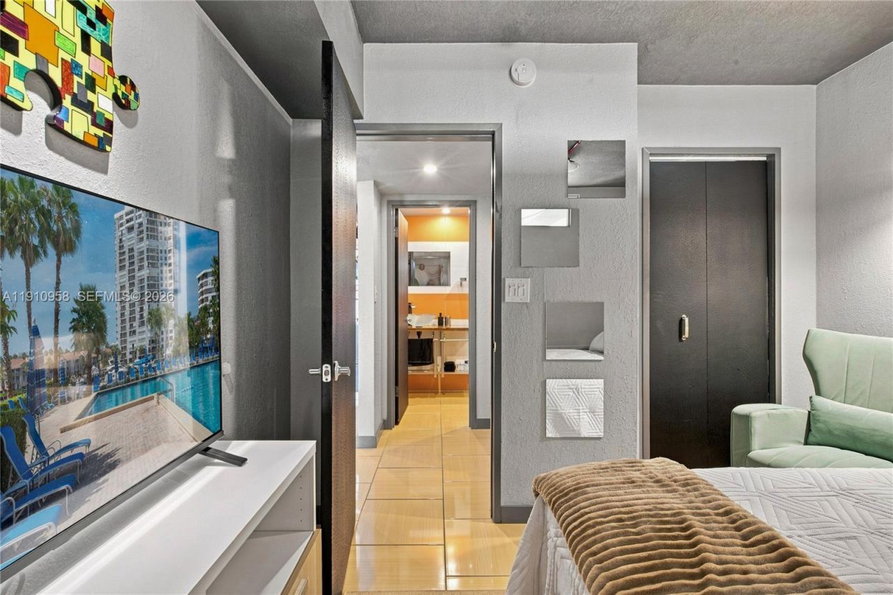 500 Three Islands Blvd, Unit 308, Hallandale Beach, FL 33009 Photo