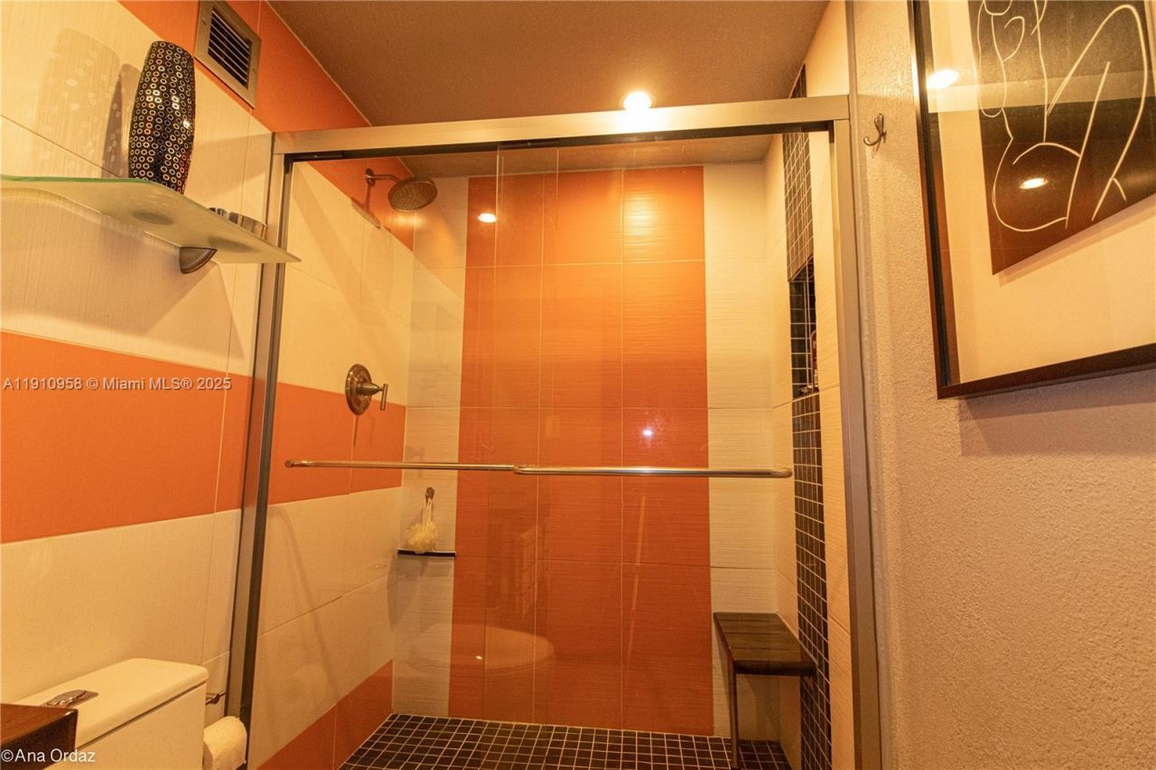 500 Three Islands Blvd, Unit 308, Hallandale Beach, FL 33009 Photo