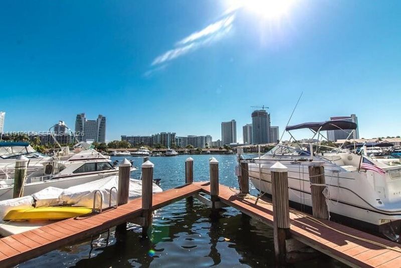 500 Three Islands Blvd, Unit 308, Hallandale Beach, FL 33009 Photo