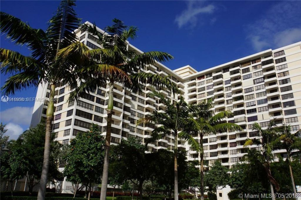 500 Three Islands Blvd, Unit 308, Hallandale Beach, FL 33009 Photo