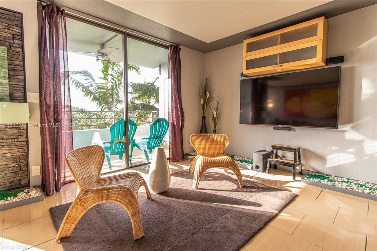 500 Three Islands Blvd, Unit 308, Hallandale Beach, FL 33009 Photo