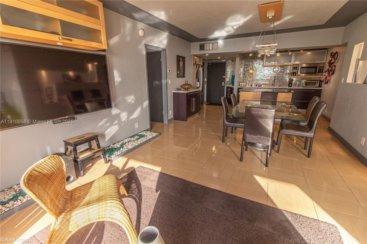 500 Three Islands Blvd, Unit 308, Hallandale Beach, FL 33009 Photo